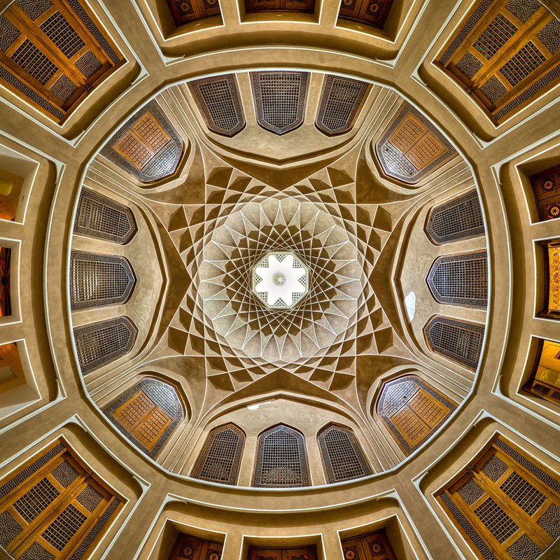 Illustration for article titled Extreme wide angle photos turn mosques into beautiful kaleidoscopes